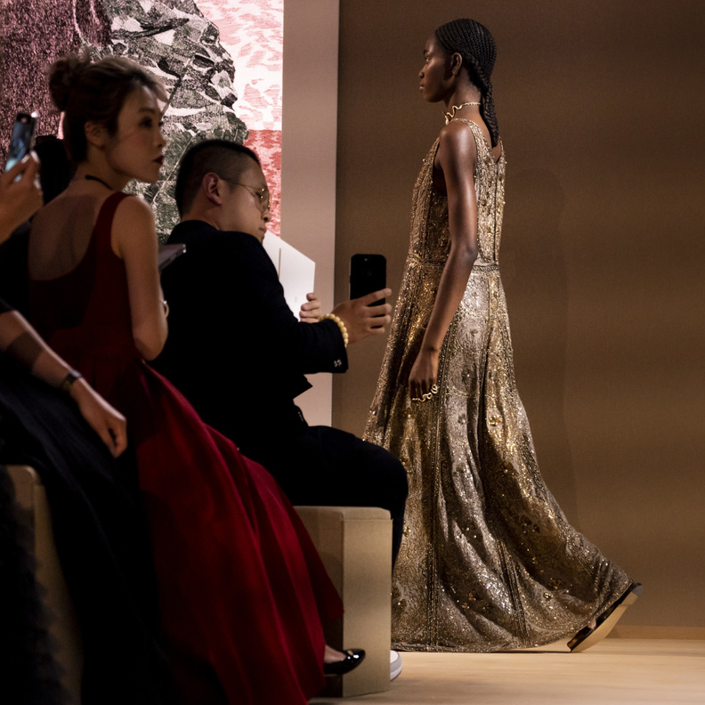  تفاصيل أسبوع باريس للأزياء الراقية