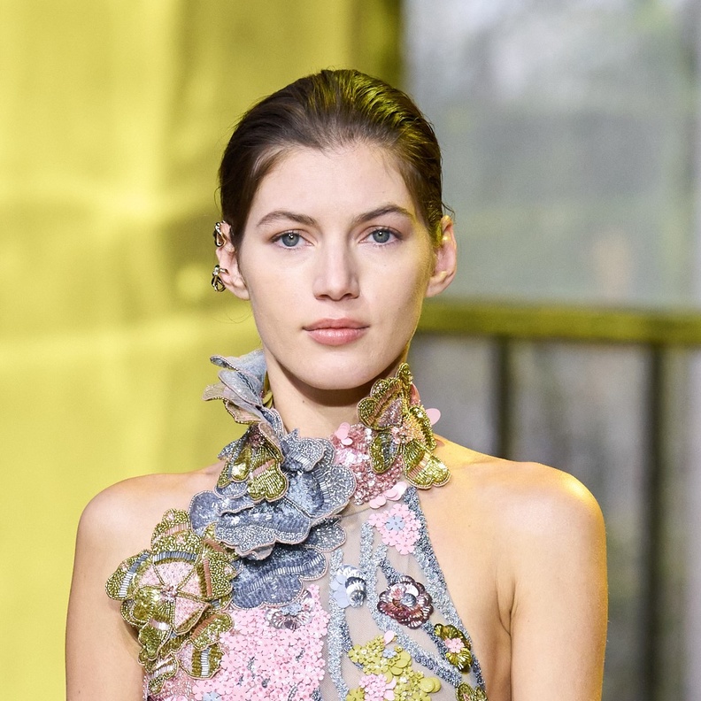  أفضل عطور نسائية مع بداية العام 2024 