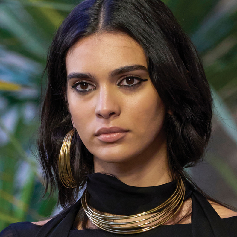 جرأة وإبداع فن مكياج العيون في الموسم الجديد