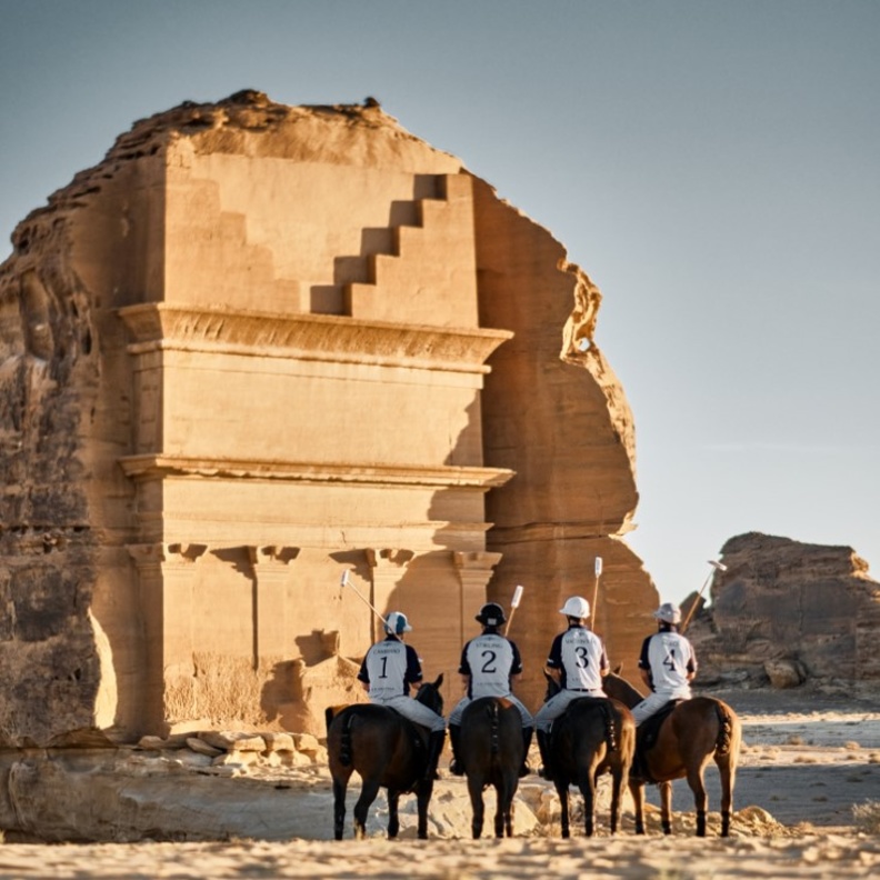 5 فرسان سعوديين يشاركون في بطولة بولو الصحراء بالعلا