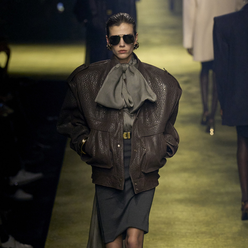 إطلالة من Saint LAurent