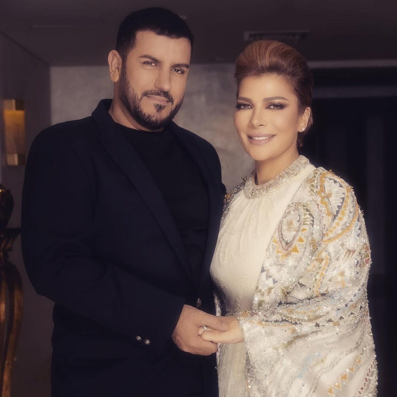 نجوم كشفوا عن ارتباطهم علناً بعد فترة من الزواج سراً  أحدثهم الثنائي سامح الصريطي والمطربة المعتزلة حنان