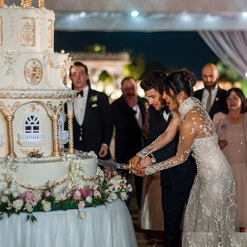 أحدثها زفاف أمير بروناي عبد المتين.. حفلات زفاف مشاهير استمرت لأيام