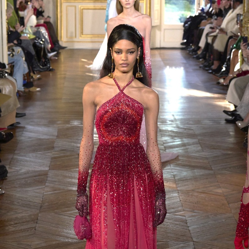 فساتين سهرة مع قفازات@georgeshobeika