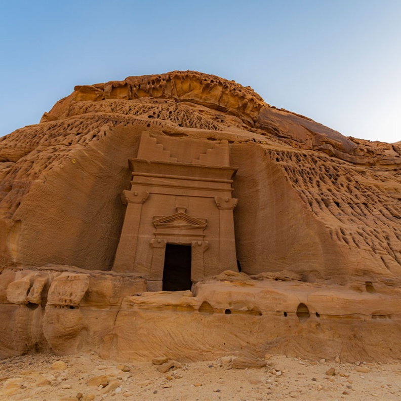 احتفالًا بيوم التأسيس.. كل ما تريدين معرفته عن أول موسوعة سعودية رقمية "سعوديبيديا"