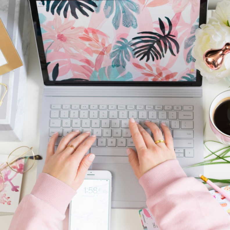 أفضل الطرق لإظهار موقعك بشكل احترافي وزيادة عدد الزوار والعملاء