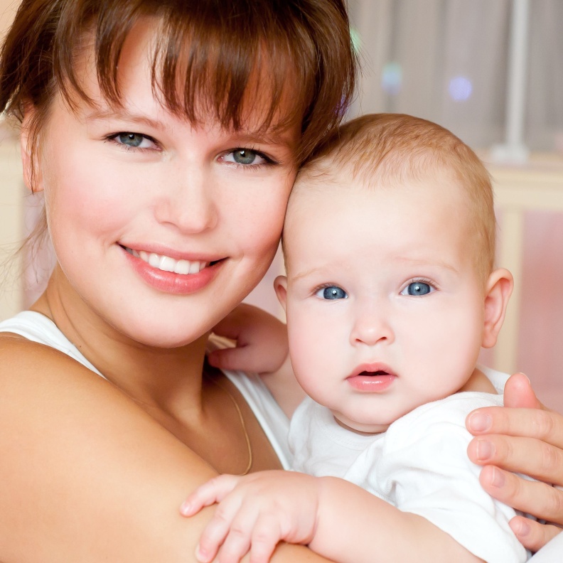 أمومتك أجمل وبشرتك أكثر نضارة بخطوات العناية بالبشرة كأم جديدة