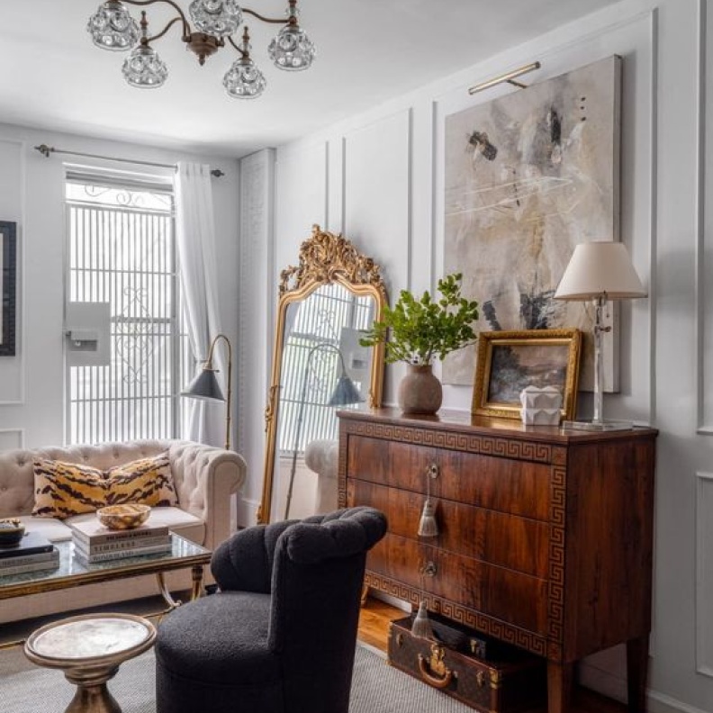 احتواء البيت على العناصر العتيقة من أثاث وتركيبات إضاءة، من اتجاهات التصميم الداخلي الرائجة مؤخرًا