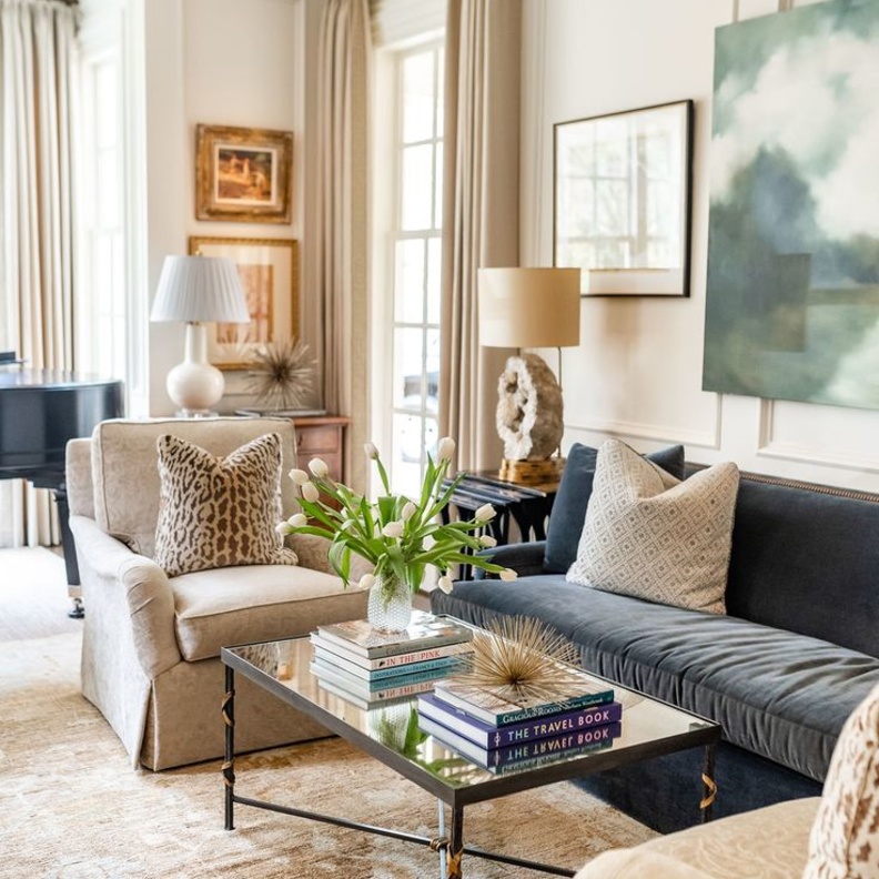 لإنشاء مساحة منزلية كلاسيكية وعصرية.. كل ما تحتاجين معرفته عن التصميم الانتقالي