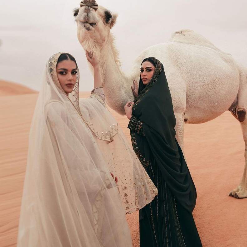 كيف أطلت المشاهير السعوديات على جمهورهن في يوم التأسيس؟