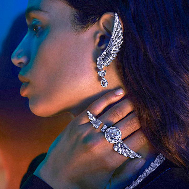 موديلات أقراط فاخرة للسهرات الأنيقة في فبراير