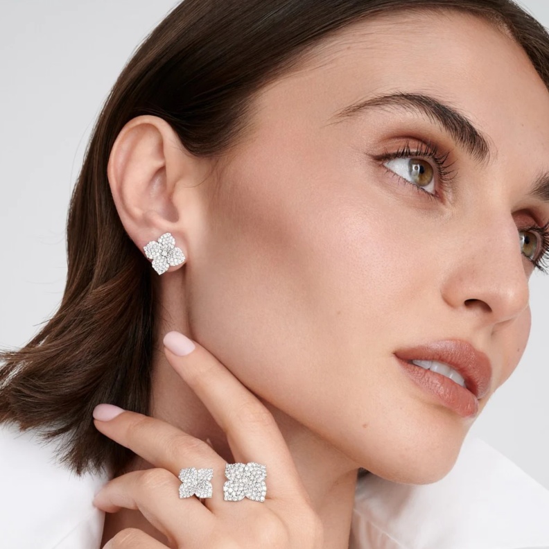 زيدي الرومانسيّة في علاقتكِ العاطفية بمجوهرات مرصّعة بهذه الأحجار الكريمة