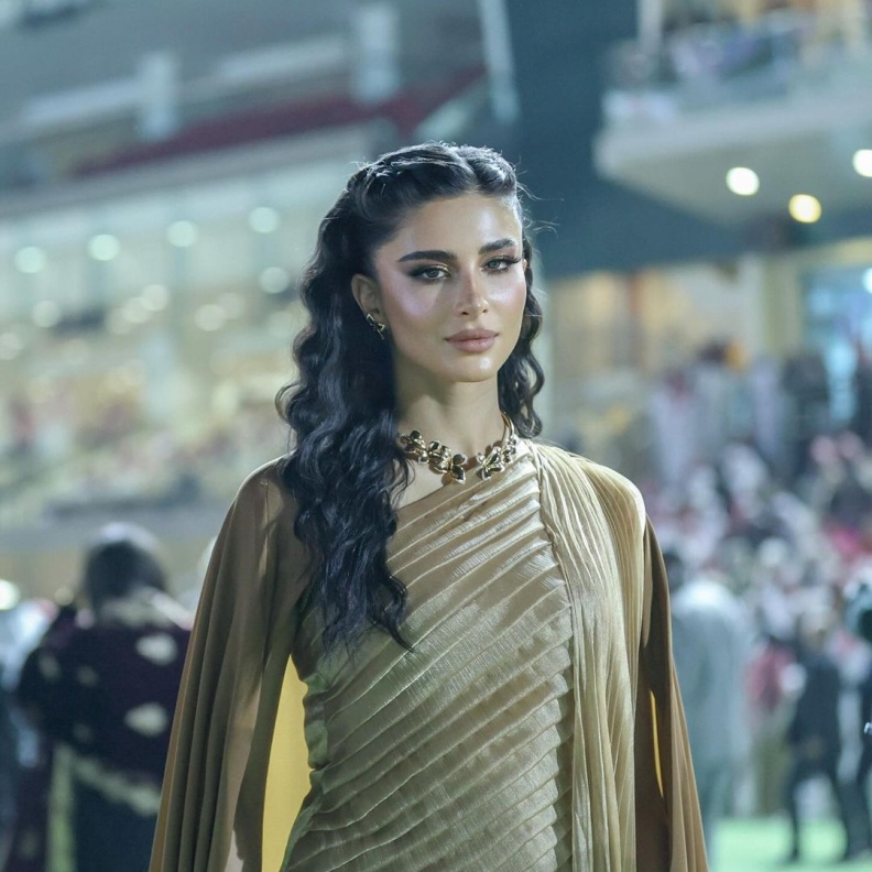 رهف الحربي بإطلالة من تصميم علامة Haiba  من تصوير مشعل شينان