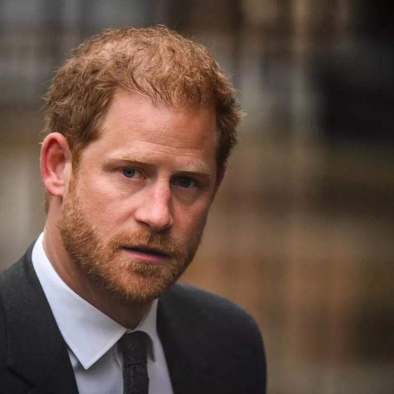 زيارة الأمير هاري لوالده تزيد من الدراما في المجتمع البريطاني