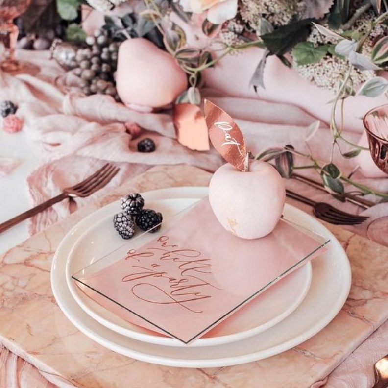 تفاصيل استثنائية في الديكور والزينة تجعل حفل زفافك الأكثر تميّزاً