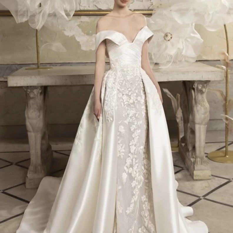 باقة فساتين زفاف مطبعة بالورود بتصميم 3D لعروس 2024