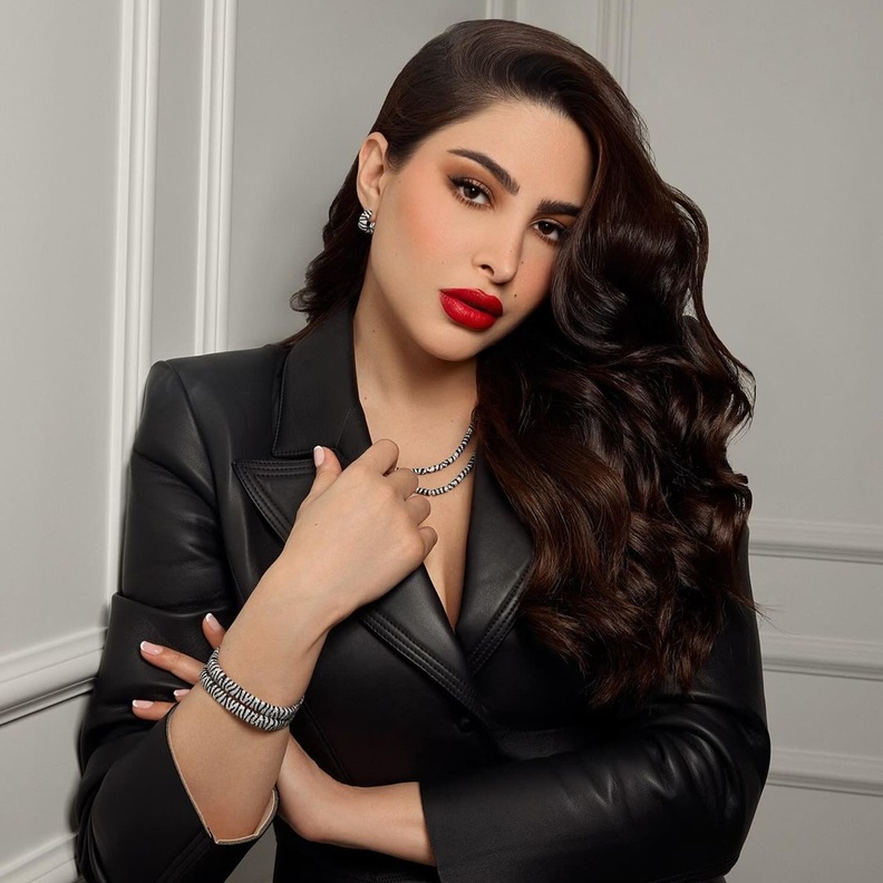 مجوهرات فوز الفهد الأنثوية تُزيدها سحرًا وتألقًا