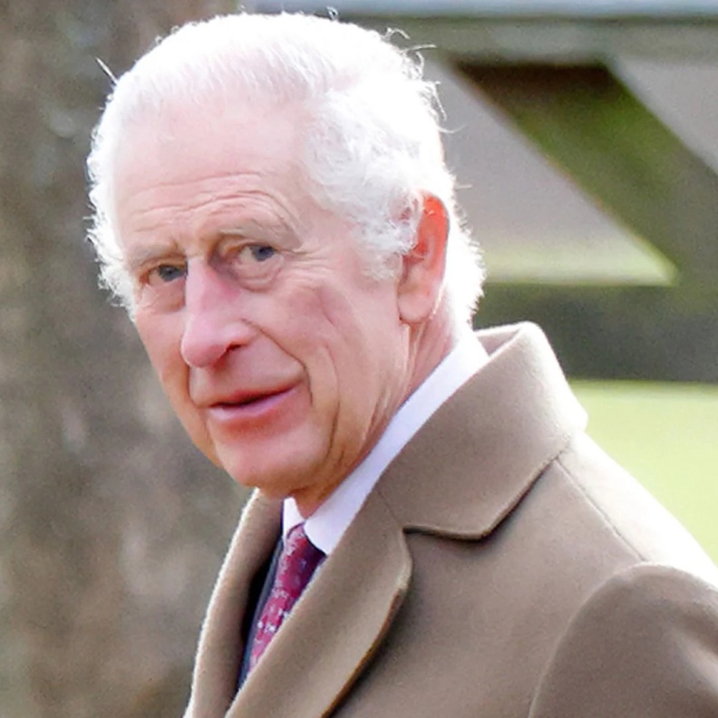 لماذا يقيم الملك تشارلز في ساندرينجهام بينما يبدأ علاج السرطان؟