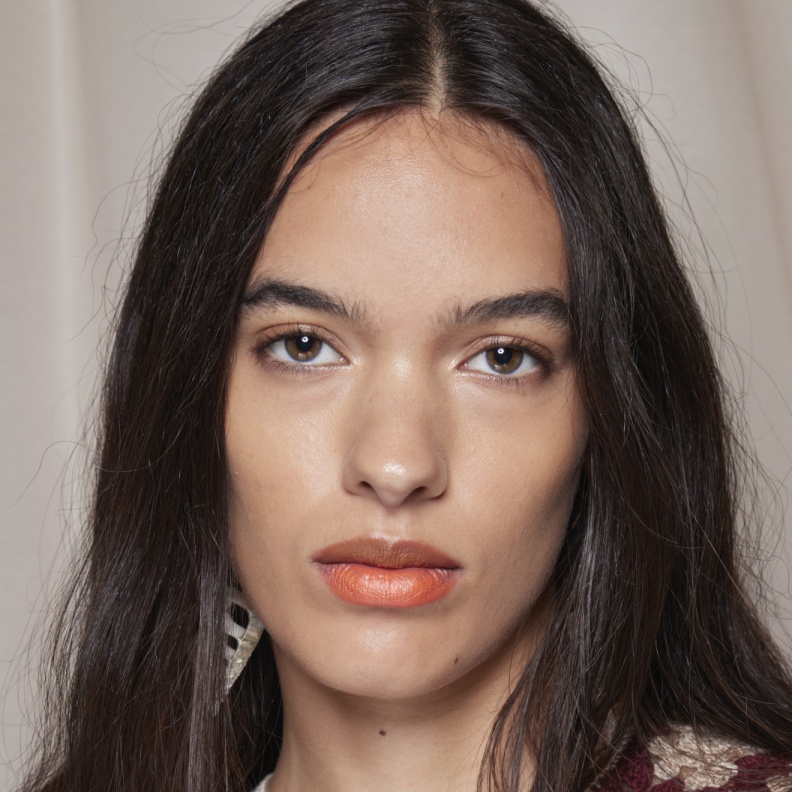 الطرق الفعّالة للاستفادة من بذور الشيا في العناية بالشعر