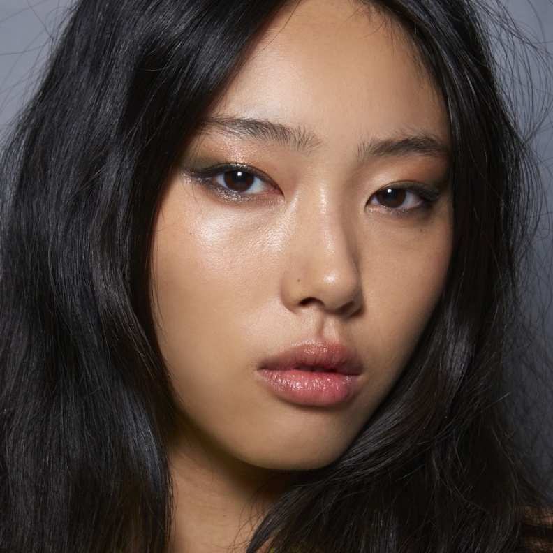 دعي الحظ السعيد يرافقك في "عام التنين الصيني" مع مستحضرات تجميل محدودة الإصدار لهذه المناسبة