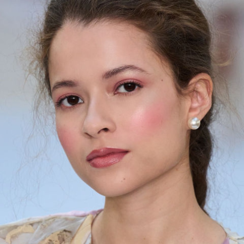  عارضىة دار Costelloe