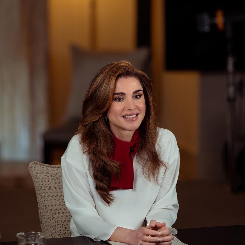 الملكة رانيا بإطلالات متجددة