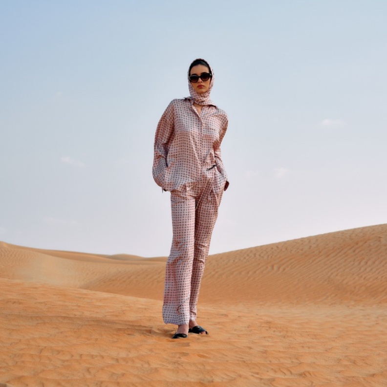 Prada تقدّم تشكيلة جديدة من الأزياء والأكسسوارات بمناسبة شهر رمضان وعيد الفطر 