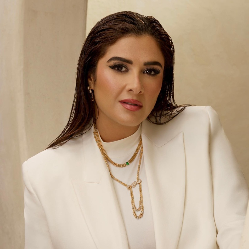 ياسمين عبد العزيز 