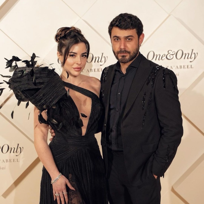 سارة أبي كنعان مع خطيبها