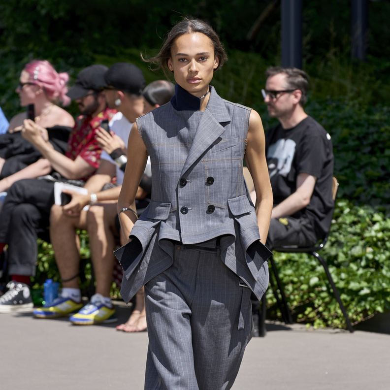 اطلالات نسائية تخللت أسبوع الموضة الرجالية فهل تكون أبرز صيحات الموضة لربيع 2024؟