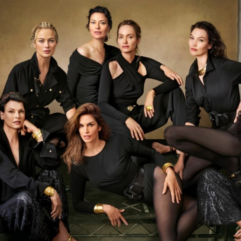 علامة Donna Karan تعود من جديد بحملة مرصّعة بأشهر عارضات الأزياء وشعار "In Women We Trust"