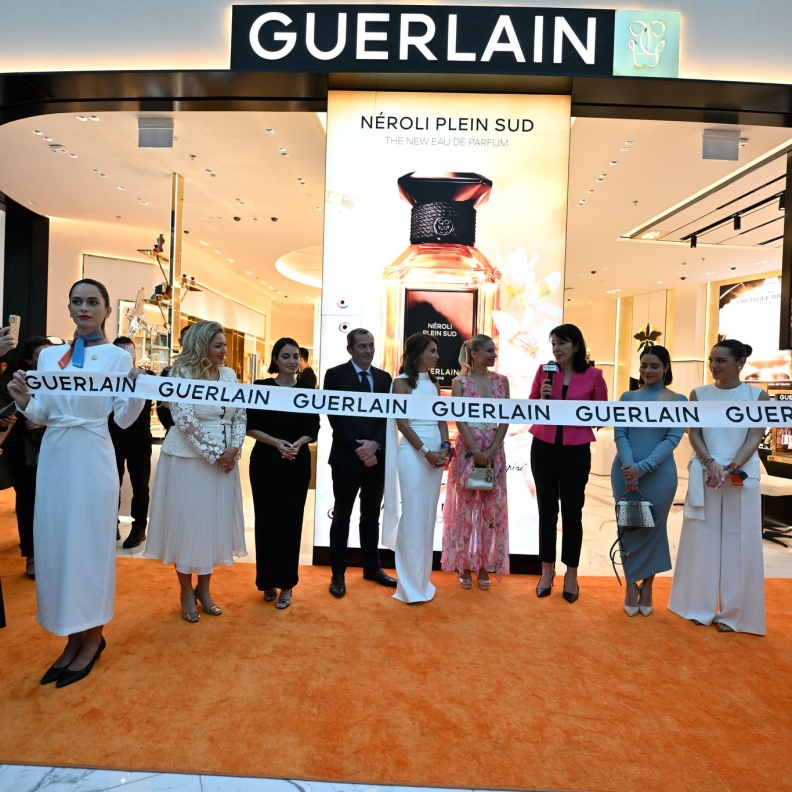 جيرلان تفتتح متجراً رئيسياً في دبي للتمتع بتجربة جمالية فاخرة ..بالصور