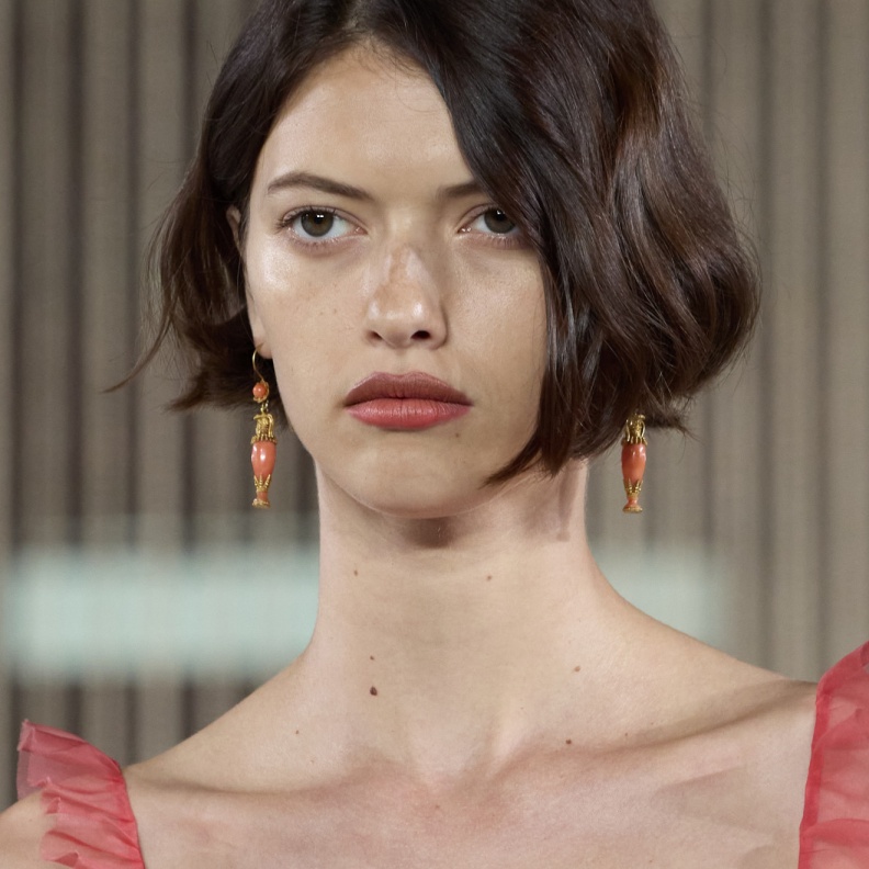 أكثر قصات الشعر رواجاً لإطلالات ربيع 2024