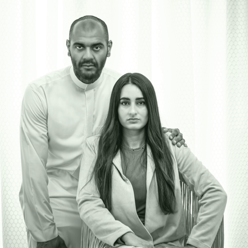 3 قصص POWER COUPLES من المنطقة تحتفي بالقوة والحب والنجاح