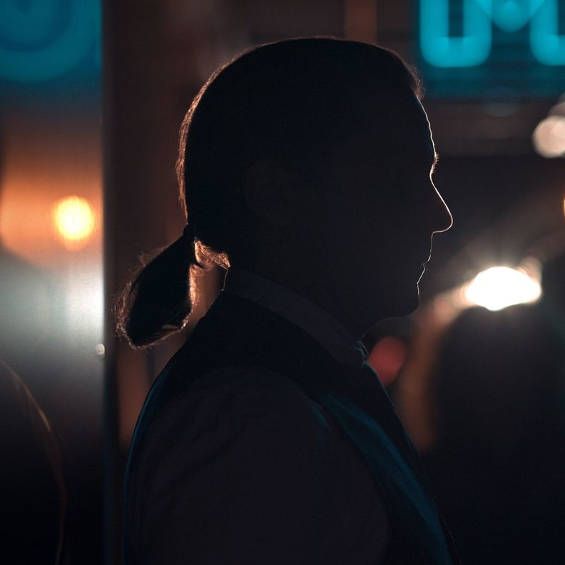 الموضة والأزياء الراقية تسيطران على الشاشة الصغيرة... مسلسلات تكشف تفاصيل أشهر الأسماء