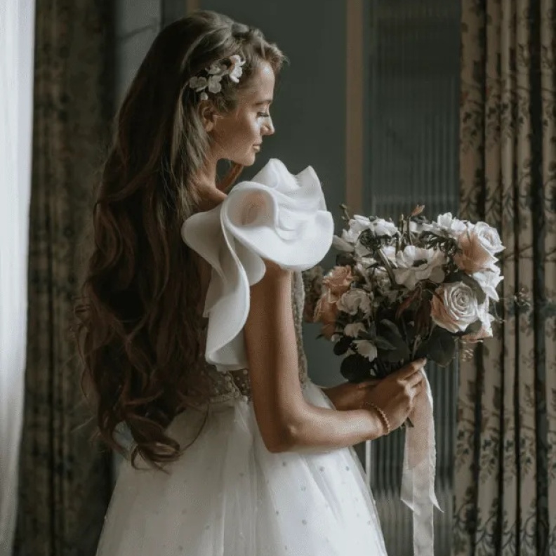 16 باقة زفاف رومانسية من الفاوانيا