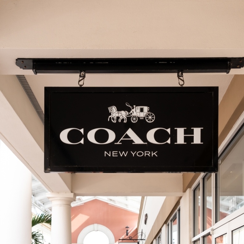 Coach من بين أبرز دور الأزياء العالمية