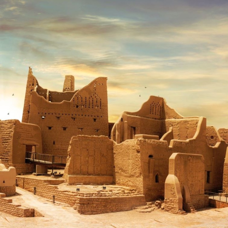 استكشاف جوهر الثقافة السعودية العظيمة الصورة من هيئة بوابة الدرعية