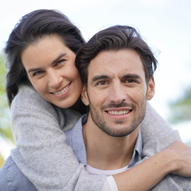 الوقوع في الحب من جديد بعد الخذلان قد يأتي ومعه السعادة لذا تغلبي على مخاوفك منه