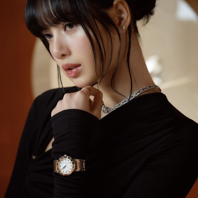 أحدث تصاميم موديلات ساعات نسائية فاخرة من أشهر دور المجوهرات لسهرات رمضان 2024