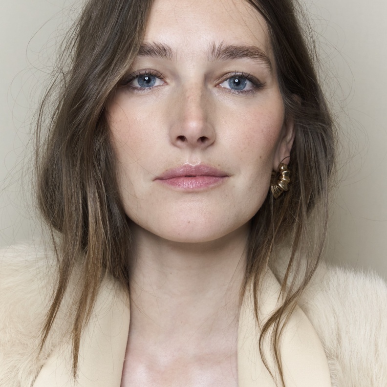 حقن السكلبترا للبشرة..ما هي أبرز مخاطر وآثارها الجانبية على الوجه؟