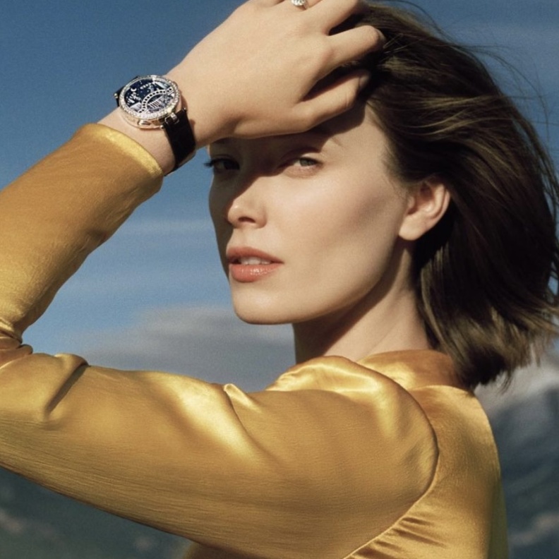 ساعات يد ذهب راقية لأمسيات رمضان 2024