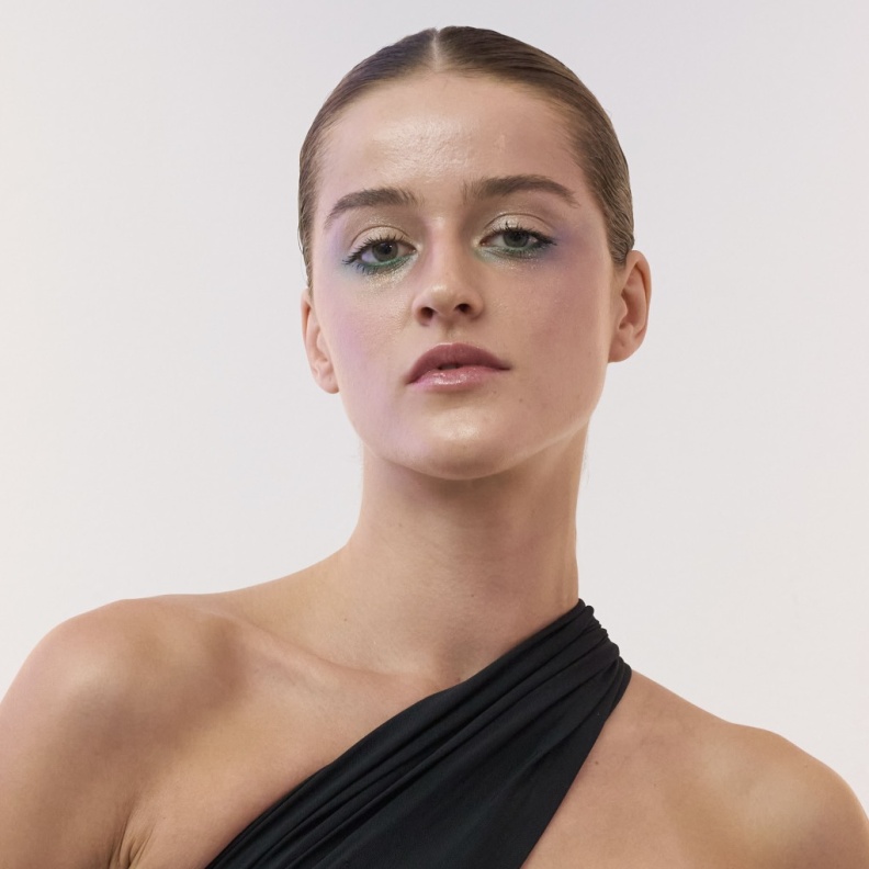  إليك كيفية استعادة شباب وجهك بطرق تجميلية فعالة في اليوم العالمي للمرأة