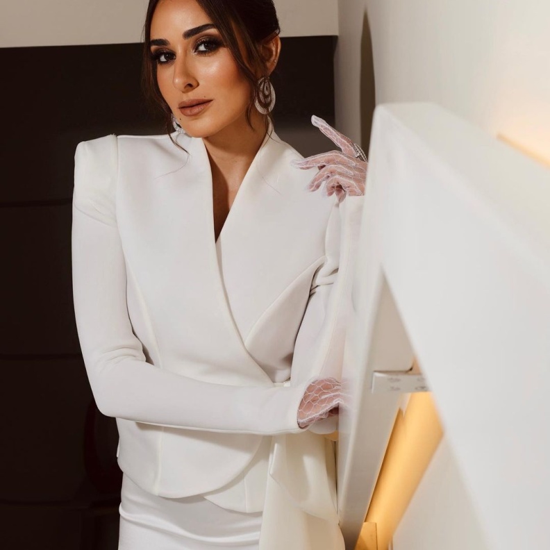 مجوهرات أمينة خليل ضيفة شرف الكبير أوى والحشاشين