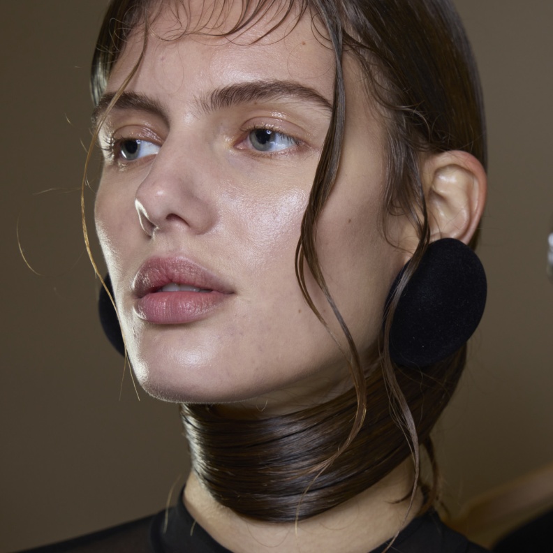 اليك مستحضرات غنية بالعسل لجمال طبيعي ومشرق في فصل الربيع