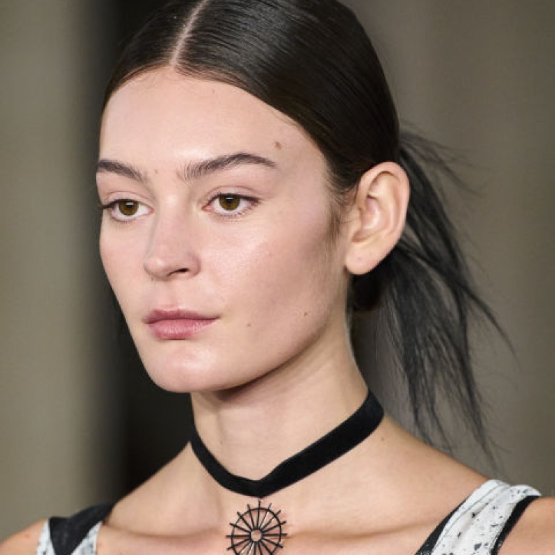 كيف تخفين الهالات السوداء بأجدد المستحضرات التجميلية