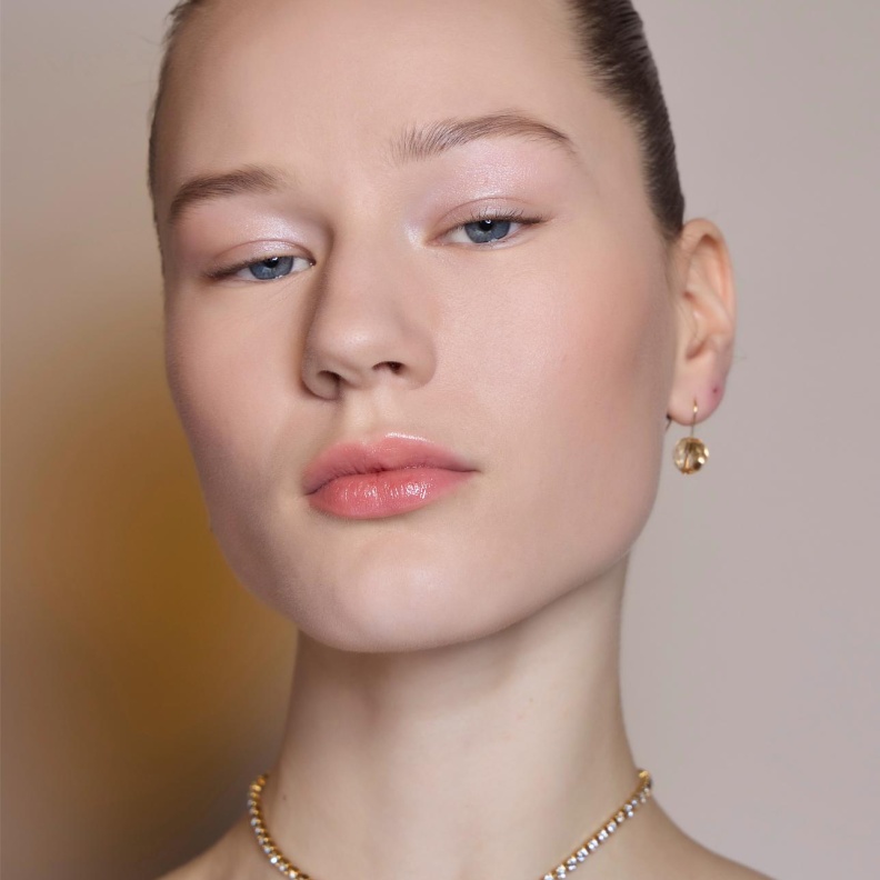 كيفية الحفاظ على بشرة مشرقة ومتجددة خلال ساعات الصيام