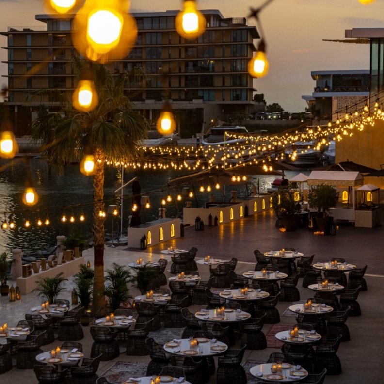 منتجع بولغري دبي يقدم تجربة مجلس بولغري الجديدة في مطعم إل كافيه