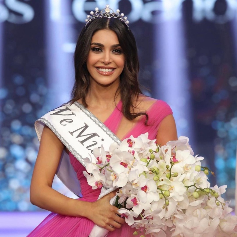 ياسمينا زيتون