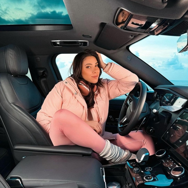 اطلالات رياضية وكاجوال للمرأة الثلاثينية على طريقة دانييلا رحمة